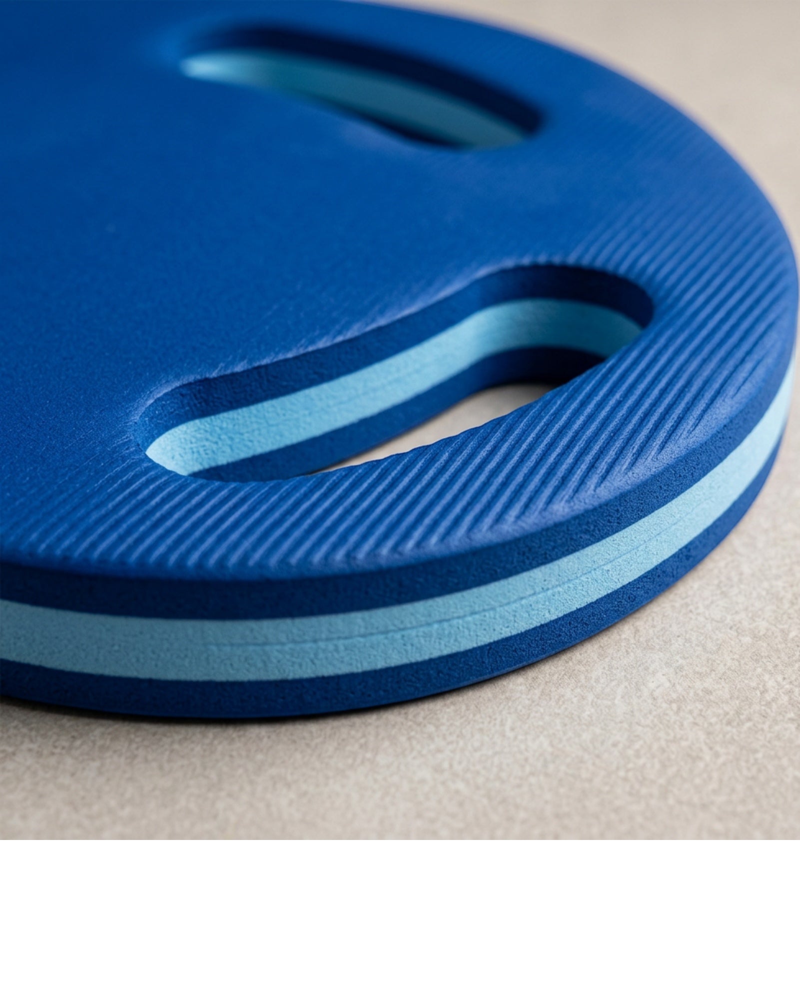 Fbktv Dual-Grip EVA Swimming Kickboard 44 cm Cobalt - Detail view